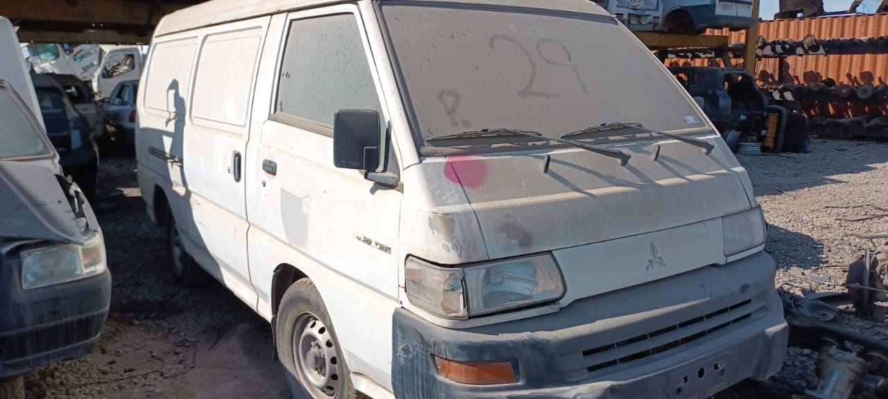 MUñON Mitsubishi L300 2008  USADO  EN DESARME